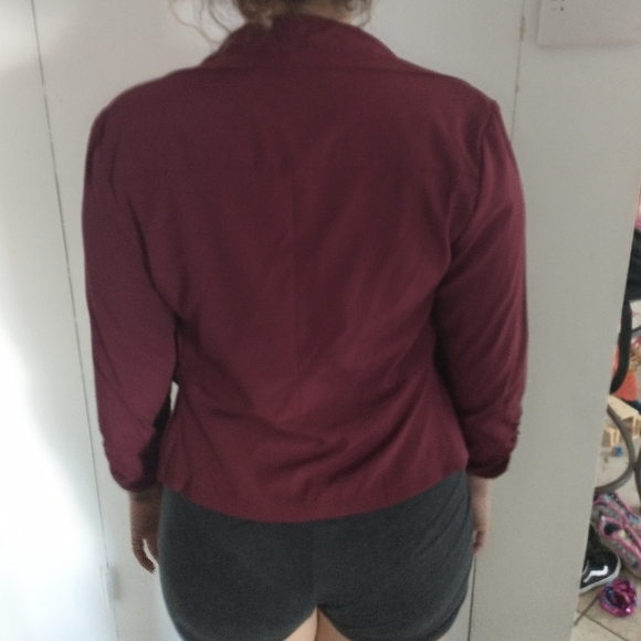 Burgundy fitted blazer - Picture 2 of 2